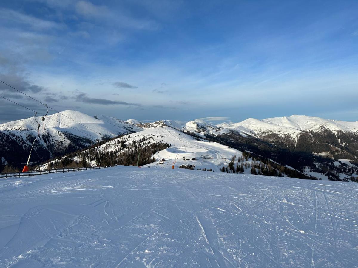 Large Family Holiday Home Siren Stays Leoben  エクステリア 写真