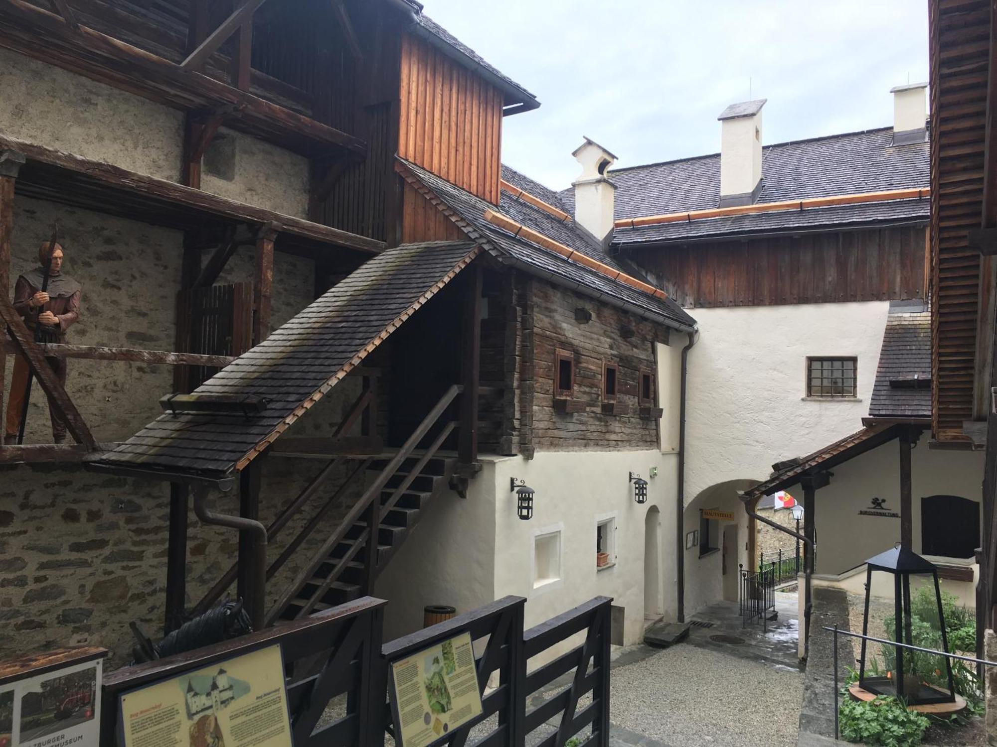 Large Family Holiday Home Siren Stays Leoben  エクステリア 写真